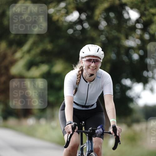 30.08.2026 - Elbe Triathlon Hamburg Michael Burmester http://msf.ph/oto/10071219 30.08.2026 10:02:40 Radfahren 564, 635, 774, 893 meine-sportfotos.de