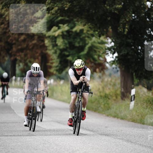 30.08.2026 - Elbe Triathlon Hamburg Michael Burmester http://msf.ph/oto/10071237 30.08.2026 10:02:53 Radfahren 493, 598, 639, 670, 674, 862, 870, 978 meine-sportfotos.de