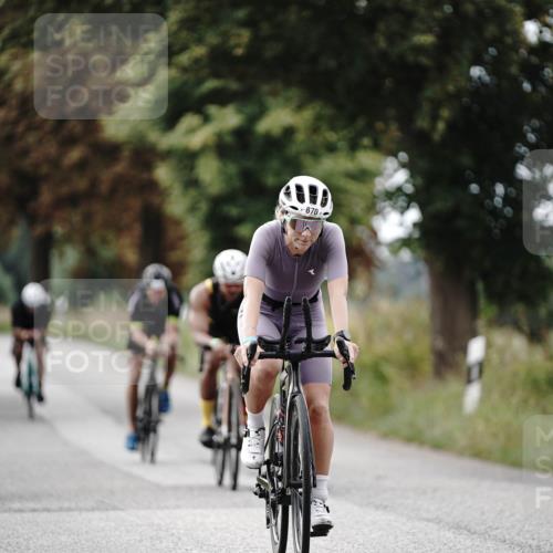 30.08.2026 - Elbe Triathlon Hamburg Michael Burmester http://msf.ph/oto/10071244 30.08.2026 10:02:54 Radfahren 493, 598, 639, 670, 674, 862, 870, 942, 978 meine-sportfotos.de