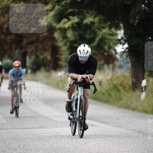 30.08.2026 - Elbe Triathlon Hamburg Michael Burmester http://msf.ph/oto/10071250 30.08.2026 10:02:57 Radfahren 460, 493, 582, 598, 639, 862, 870, 942, 978, 1894 meine-sportfotos.de