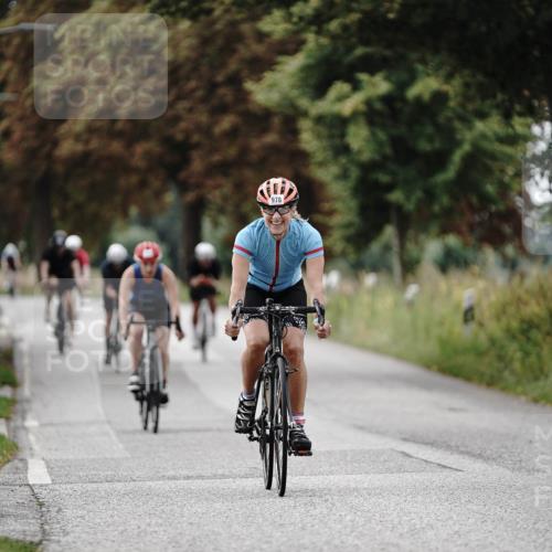 30.08.2026 - Elbe Triathlon Hamburg Michael Burmester http://msf.ph/oto/10071254 30.08.2026 10:02:58 Radfahren 460, 493, 582, 598, 639, 862, 921, 942, 978, 1894 meine-sportfotos.de