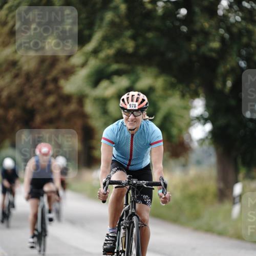 30.08.2026 - Elbe Triathlon Hamburg Michael Burmester http://msf.ph/oto/10071259 30.08.2026 10:02:59 Radfahren 460, 582, 598, 639, 862, 921, 942, 978, 1894 meine-sportfotos.de