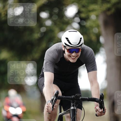 30.08.2026 - Elbe Triathlon Hamburg Michael Burmester http://msf.ph/oto/10071296 30.08.2026 10:03:37 Radfahren 572, 588, 672, 764, 824 meine-sportfotos.de