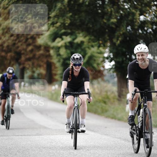 30.08.2026 - Elbe Triathlon Hamburg Michael Burmester http://msf.ph/oto/10071308 30.08.2026 10:03:42 Radfahren 572, 672, 764, 795, 824, 945 meine-sportfotos.de