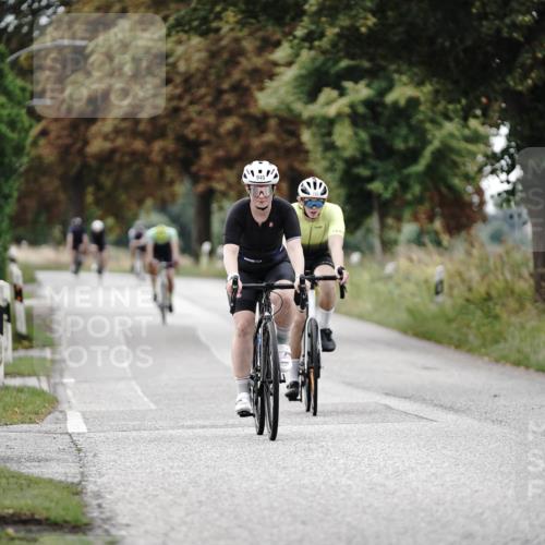30.08.2026 - Elbe Triathlon Hamburg Michael Burmester http://msf.ph/oto/10071317 30.08.2026 10:03:45 Radfahren 426, 536, 572, 764, 795, 824, 945 meine-sportfotos.de