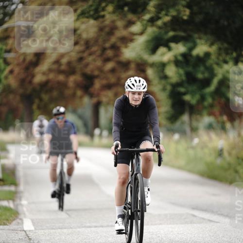 30.08.2026 - Elbe Triathlon Hamburg Michael Burmester http://msf.ph/oto/10071332 30.08.2026 10:03:54 Radfahren 426, 521, 536, 589, 805, 953 meine-sportfotos.de