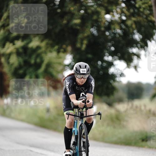 30.08.2026 - Elbe Triathlon Hamburg Michael Burmester http://msf.ph/oto/10071363 30.08.2026 10:04:12 Radfahren 818, 844, 948, 952 meine-sportfotos.de