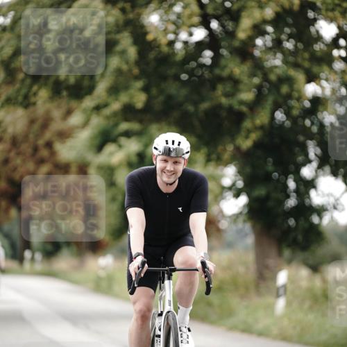 30.08.2026 - Elbe Triathlon Hamburg Michael Burmester http://msf.ph/oto/10071395 30.08.2026 10:04:31 Radfahren 553, 623, 809, 904 meine-sportfotos.de