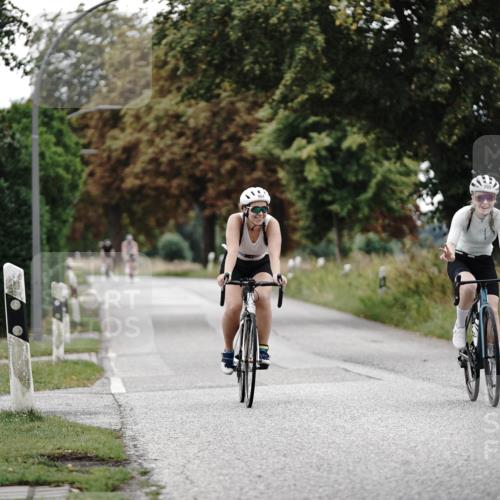 30.08.2026 - Elbe Triathlon Hamburg Michael Burmester http://msf.ph/oto/10071415 30.08.2026 10:04:36 Radfahren 809, 904 meine-sportfotos.de
