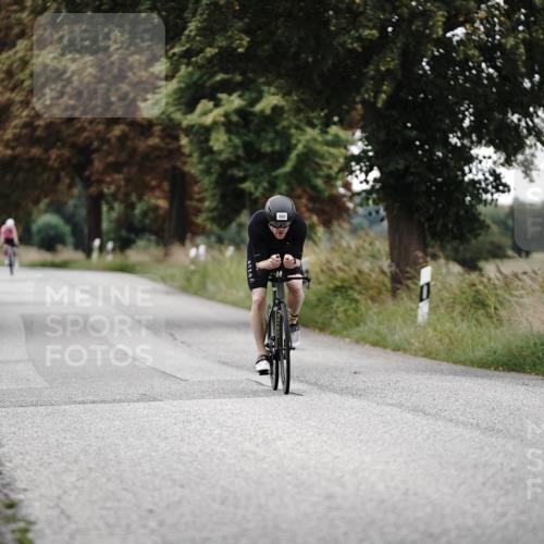 30.08.2026 - Elbe Triathlon Hamburg Michael Burmester http://msf.ph/oto/10071429 30.08.2026 10:04:56 Radfahren 660 meine-sportfotos.de