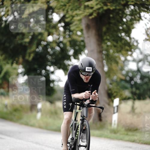 30.08.2026 - Elbe Triathlon Hamburg Michael Burmester http://msf.ph/oto/10071431 30.08.2026 10:04:57 Radfahren 660 meine-sportfotos.de