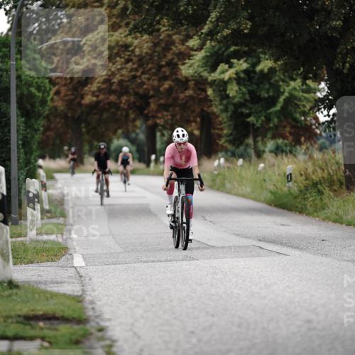 30.08.2026 - Elbe Triathlon Hamburg Michael Burmester http://msf.ph/oto/10071436 30.08.2026 10:05:03 Radfahren 821, 868, 925 meine-sportfotos.de