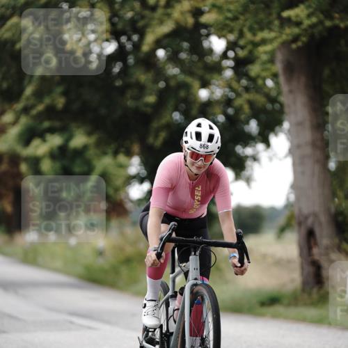 30.08.2026 - Elbe Triathlon Hamburg Michael Burmester http://msf.ph/oto/10071441 30.08.2026 10:05:05 Radfahren 821, 868, 925 meine-sportfotos.de