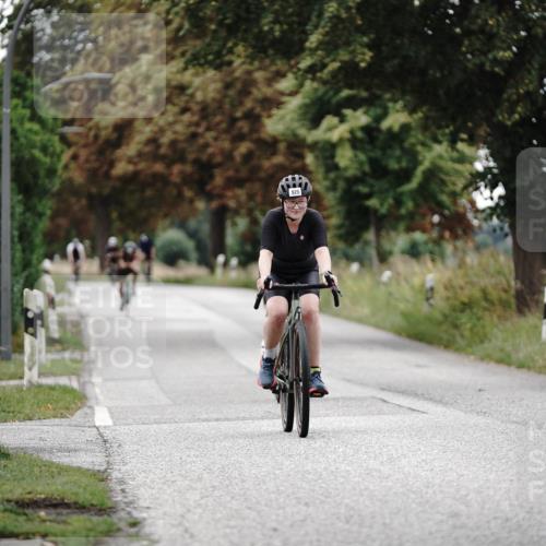 30.08.2026 - Elbe Triathlon Hamburg Michael Burmester http://msf.ph/oto/10071443 30.08.2026 10:05:08 Radfahren 703, 821, 868, 925 meine-sportfotos.de