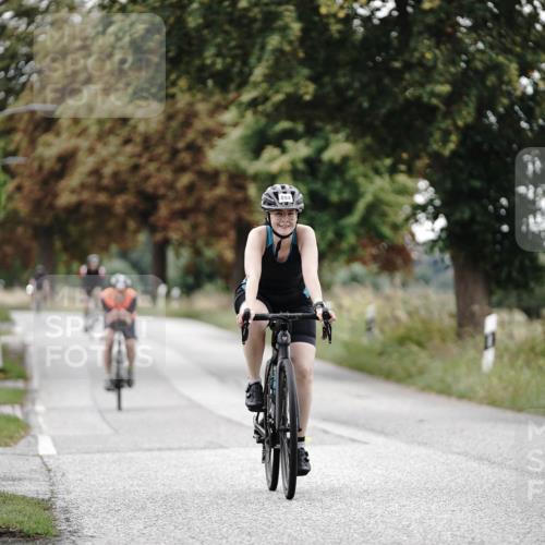 30.08.2026 - Elbe Triathlon Hamburg Michael Burmester http://msf.ph/oto/10071505 30.08.2026 10:05:50 Radfahren 542, 786, 894 meine-sportfotos.de