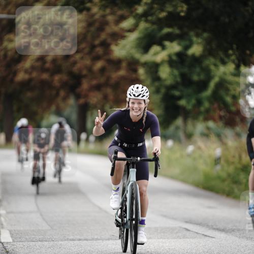 30.08.2026 - Elbe Triathlon Hamburg Michael Burmester http://msf.ph/oto/10071535 30.08.2026 10:06:10 Radfahren 483, 584, 732, 787, 877, 923 meine-sportfotos.de