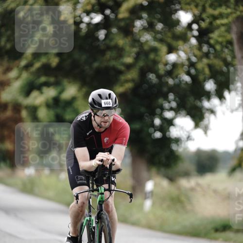 30.08.2026 - Elbe Triathlon Hamburg Michael Burmester http://msf.ph/oto/10071583 30.08.2026 10:06:29 Radfahren 490, 498, 609, 668, 687, 715, 806 meine-sportfotos.de