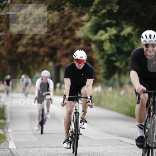 30.08.2026 - Elbe Triathlon Hamburg Michael Burmester http://msf.ph/oto/10071592 30.08.2026 10:06:34 Radfahren 490, 498, 555, 609, 906 meine-sportfotos.de