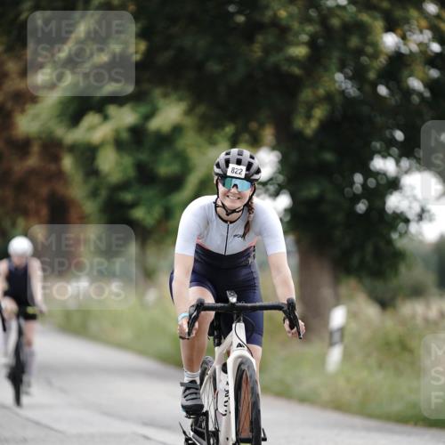 30.08.2026 - Elbe Triathlon Hamburg Michael Burmester http://msf.ph/oto/10071611 30.08.2026 10:06:43 Radfahren 555, 814, 822, 845, 875, 946 meine-sportfotos.de