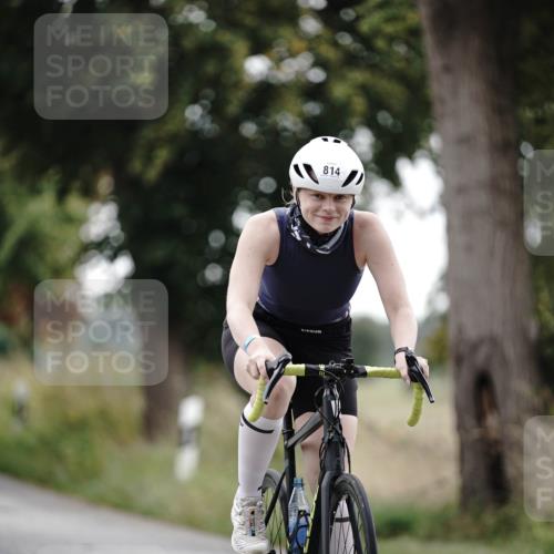30.08.2026 - Elbe Triathlon Hamburg Michael Burmester http://msf.ph/oto/10071617 30.08.2026 10:06:46 Radfahren 550, 814, 822, 875, 946 meine-sportfotos.de