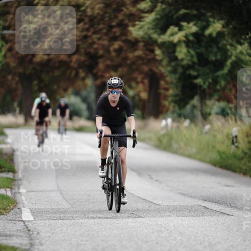 30.08.2026 - Elbe Triathlon Hamburg Michael Burmester http://msf.ph/oto/10071618 30.08.2026 10:06:48 Radfahren 449, 550, 794, 814, 875 meine-sportfotos.de
