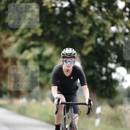 30.08.2026 - Elbe Triathlon Hamburg Michael Burmester http://msf.ph/oto/10071623 30.08.2026 10:06:49 Radfahren 449, 550, 794, 875 meine-sportfotos.de