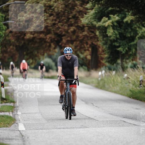 30.08.2026 - Elbe Triathlon Hamburg Michael Burmester http://msf.ph/oto/10071654 30.08.2026 10:07:19 Radfahren 468, 917 meine-sportfotos.de