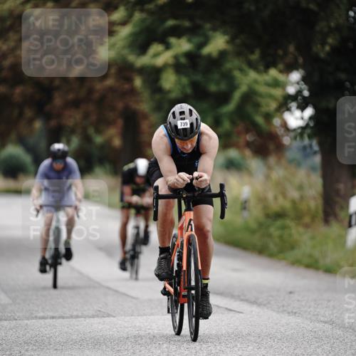 30.08.2026 - Elbe Triathlon Hamburg Michael Burmester http://msf.ph/oto/10071686 30.08.2026 10:07:38 Radfahren 554, 739, 773, 936 meine-sportfotos.de