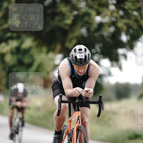 30.08.2026 - Elbe Triathlon Hamburg Michael Burmester http://msf.ph/oto/10071689 30.08.2026 10:07:38 Radfahren 554, 739, 773, 936 meine-sportfotos.de