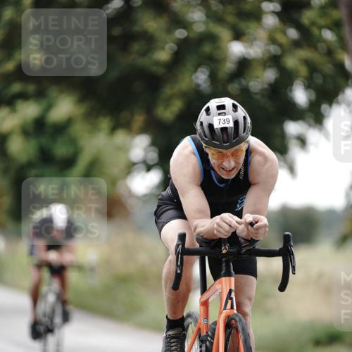 30.08.2026 - Elbe Triathlon Hamburg Michael Burmester http://msf.ph/oto/10071691 30.08.2026 10:07:39 Radfahren 554, 739, 773, 936 meine-sportfotos.de