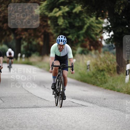 30.08.2026 - Elbe Triathlon Hamburg Michael Burmester http://msf.ph/oto/10071784 30.08.2026 10:08:28 Radfahren 346, 395, 500, 587, 631 meine-sportfotos.de