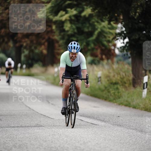 30.08.2026 - Elbe Triathlon Hamburg Michael Burmester http://msf.ph/oto/10071786 30.08.2026 10:08:28 Radfahren 346, 395, 500, 587, 631 meine-sportfotos.de