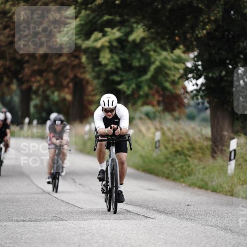 30.08.2026 - Elbe Triathlon Hamburg Michael Burmester http://msf.ph/oto/10071797 30.08.2026 10:08:33 Radfahren 395, 500, 509, 676, 834, 889, 908 meine-sportfotos.de