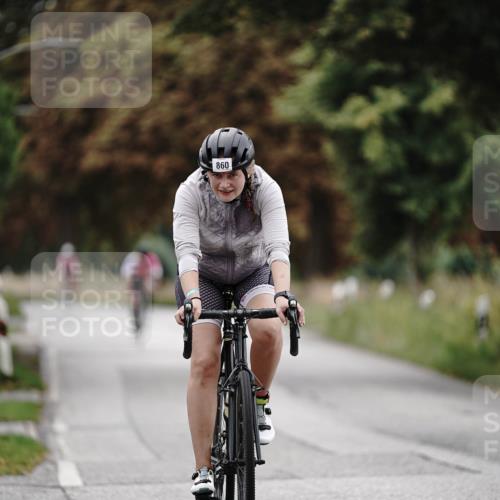 30.08.2026 - Elbe Triathlon Hamburg Michael Burmester http://msf.ph/oto/10071896 30.08.2026 10:09:21 Radfahren 443, 632, 860, 861 meine-sportfotos.de