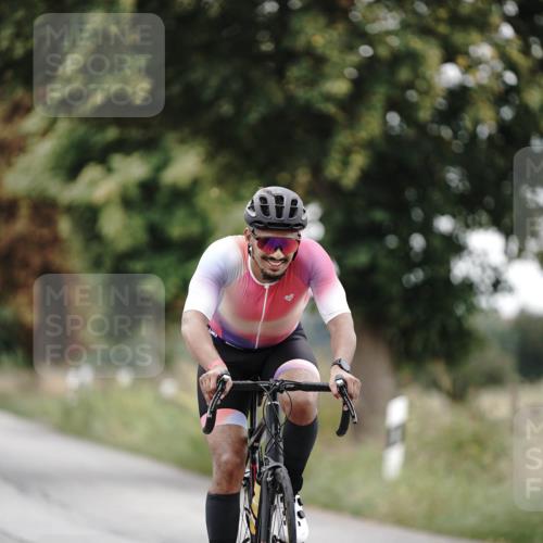 30.08.2026 - Elbe Triathlon Hamburg Michael Burmester http://msf.ph/oto/10071909 30.08.2026 10:09:27 Radfahren 632, 867 meine-sportfotos.de