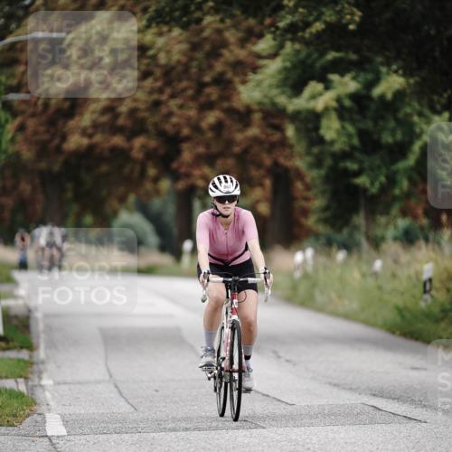 30.08.2026 - Elbe Triathlon Hamburg Michael Burmester http://msf.ph/oto/10071913 30.08.2026 10:09:31 Radfahren 867 meine-sportfotos.de
