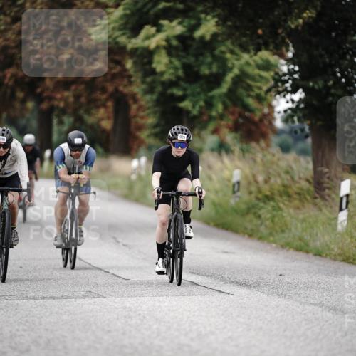 30.08.2026 - Elbe Triathlon Hamburg Michael Burmester http://msf.ph/oto/10071916 30.08.2026 10:09:40 Radfahren 693, 716, 811, 896, 929, 1897 meine-sportfotos.de