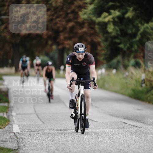 30.08.2026 - Elbe Triathlon Hamburg Michael Burmester http://msf.ph/oto/10071929 30.08.2026 10:09:45 Radfahren 693, 716, 811, 828, 896, 929, 1897 meine-sportfotos.de