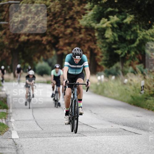 30.08.2026 - Elbe Triathlon Hamburg Michael Burmester http://msf.ph/oto/10071940 30.08.2026 10:09:51 Radfahren 529, 570, 690, 828, 858, 937 meine-sportfotos.de