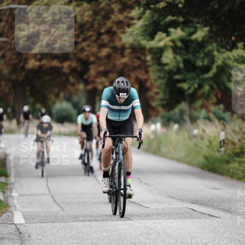 30.08.2026 - Elbe Triathlon Hamburg Michael Burmester http://msf.ph/oto/10071942 30.08.2026 10:09:51 Radfahren 529, 570, 690, 828, 858, 937 meine-sportfotos.de