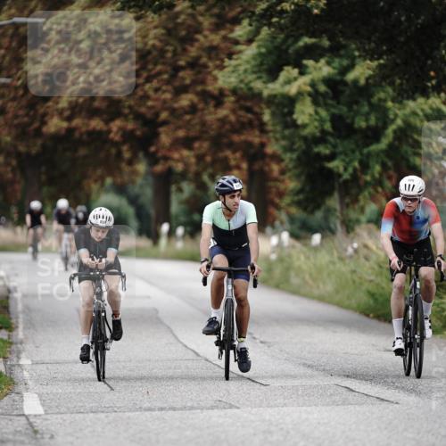 30.08.2026 - Elbe Triathlon Hamburg Michael Burmester http://msf.ph/oto/10071946 30.08.2026 10:09:54 Radfahren 529, 570, 690, 858, 937, 967 meine-sportfotos.de