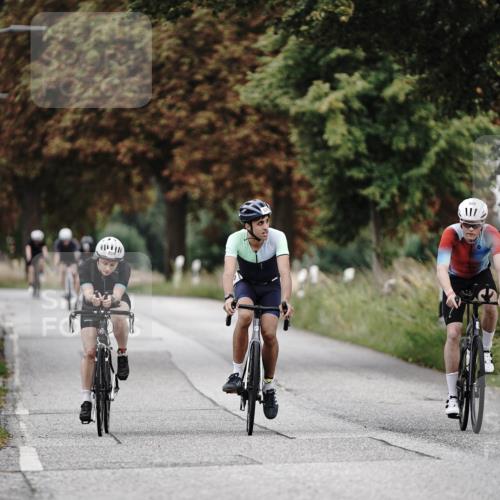 30.08.2026 - Elbe Triathlon Hamburg Michael Burmester http://msf.ph/oto/10071948 30.08.2026 10:09:54 Radfahren 529, 570, 690, 858, 937, 967 meine-sportfotos.de