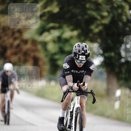 30.08.2026 - Elbe Triathlon Hamburg Michael Burmester http://msf.ph/oto/10071954 30.08.2026 10:10:01 Radfahren 408, 415, 865, 967 meine-sportfotos.de