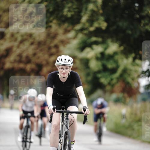 30.08.2026 - Elbe Triathlon Hamburg Michael Burmester http://msf.ph/oto/10072038 30.08.2026 10:10:43 Radfahren 419, 541, 658, 849, 856, 933, 960 meine-sportfotos.de