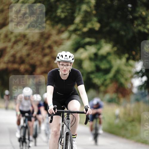 30.08.2026 - Elbe Triathlon Hamburg Michael Burmester http://msf.ph/oto/10072040 30.08.2026 10:10:43 Radfahren 419, 541, 658, 849, 856, 933, 960 meine-sportfotos.de