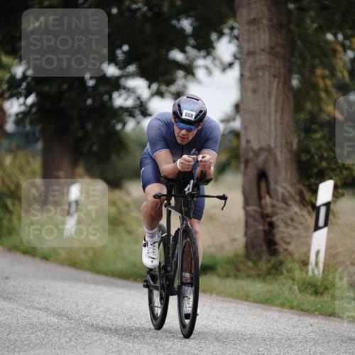 30.08.2026 - Elbe Triathlon Hamburg Michael Burmester http://msf.ph/oto/10072048 30.08.2026 10:10:45 Radfahren 419, 658, 731, 849, 933, 960 meine-sportfotos.de