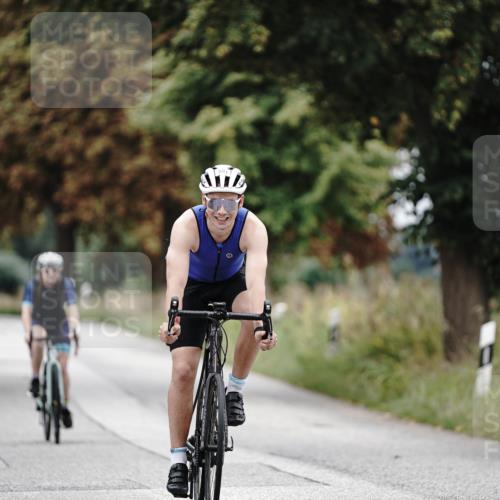 30.08.2026 - Elbe Triathlon Hamburg Michael Burmester http://msf.ph/oto/10072099 30.08.2026 10:11:18 Radfahren 364, 581, 633, 836, 920, 927 meine-sportfotos.de
