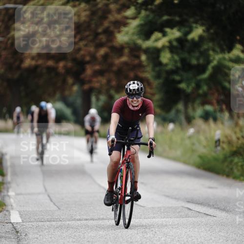30.08.2026 - Elbe Triathlon Hamburg Michael Burmester http://msf.ph/oto/10072110 30.08.2026 10:11:22 Radfahren 581, 621, 713, 836, 920 meine-sportfotos.de