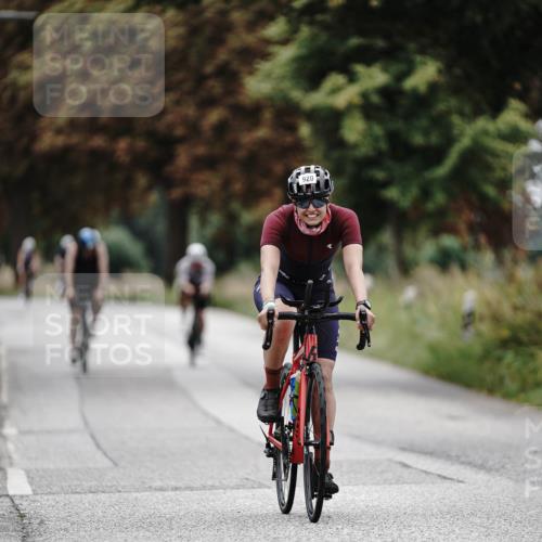 30.08.2026 - Elbe Triathlon Hamburg Michael Burmester http://msf.ph/oto/10072115 30.08.2026 10:11:22 Radfahren 581, 621, 713, 836, 920 meine-sportfotos.de