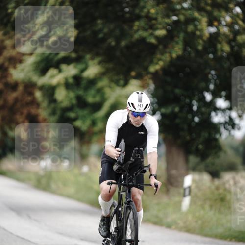 30.08.2026 - Elbe Triathlon Hamburg Michael Burmester http://msf.ph/oto/10072127 30.08.2026 10:11:30 Radfahren 557, 713, 741, 808 meine-sportfotos.de